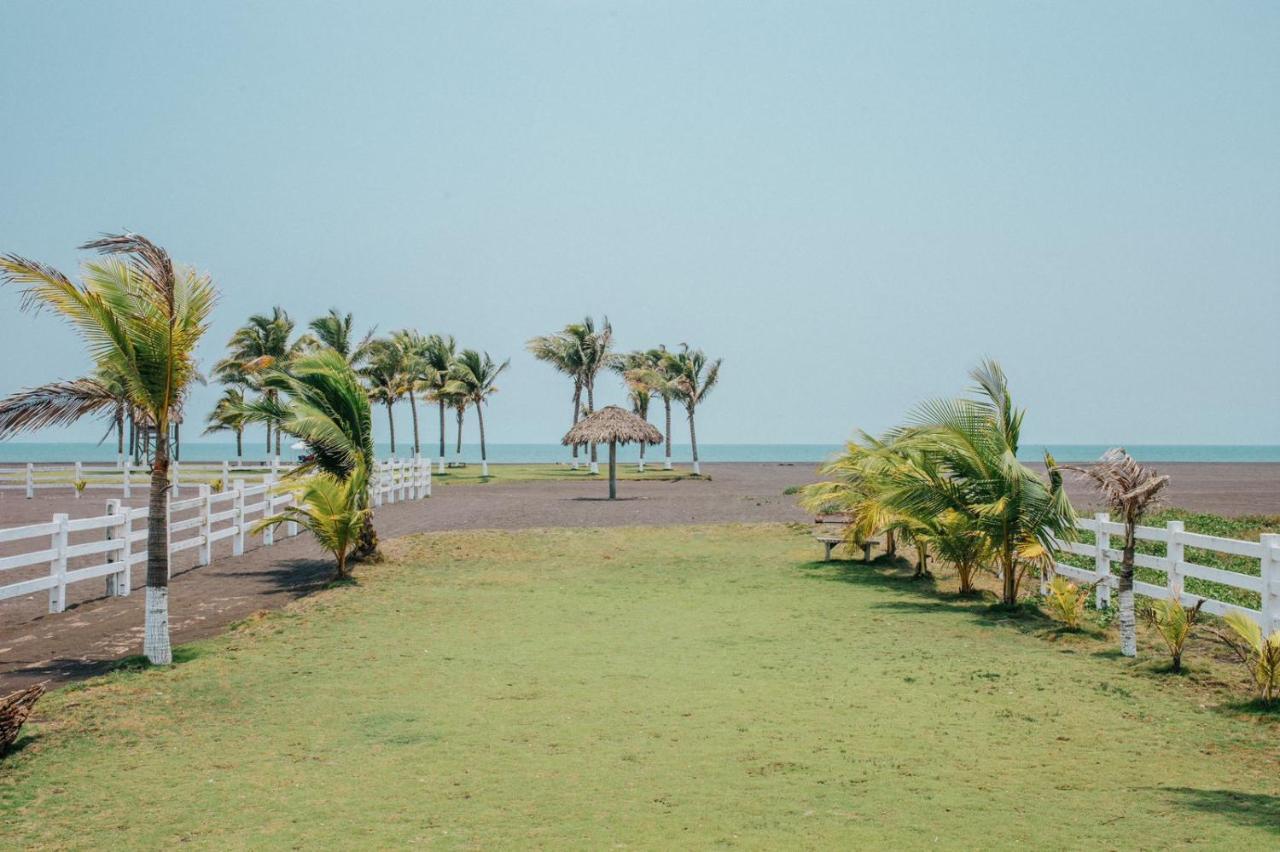 Los Olivos La Playa Hotel Y Restaurante Escuintla Bagian luar foto